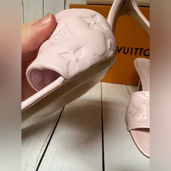 Louis Vuitton Lambskin Embossed Monogram Revival Sandals Pink Sz 38 / 8 - Picture 6 of 16